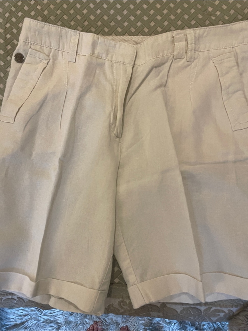 Katherine Barclay Cream Casual Shorts
